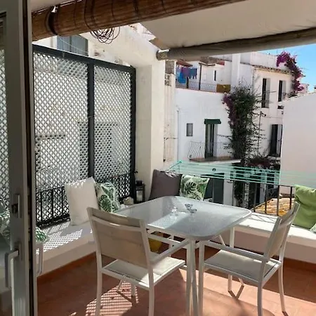 Casa Pintora Neus 아파트
