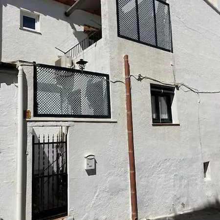 아파트 Casa Pintora Neus 카다케스